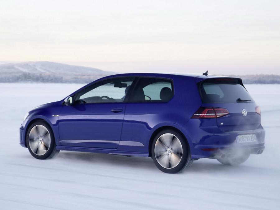  Volkswagen Golf R 3-Door 2013 года  (фото 10 из 22)